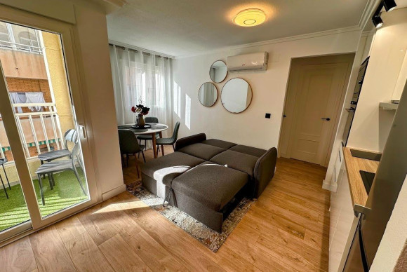 Herverkoop - Appartement  - Torrevieja - Centro