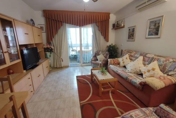 Resale - Apartment  - Torrevieja - Playa de los Locos