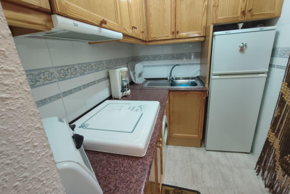 Resale - Apartment  - Torrevieja - Playa de los Locos