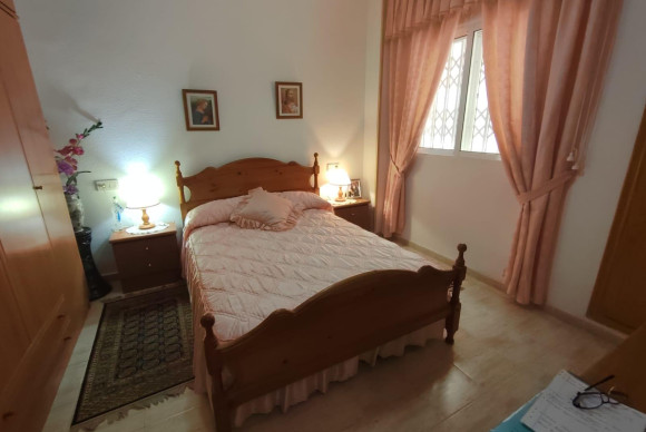 Resale - Apartment  - Torrevieja - Playa de los Locos