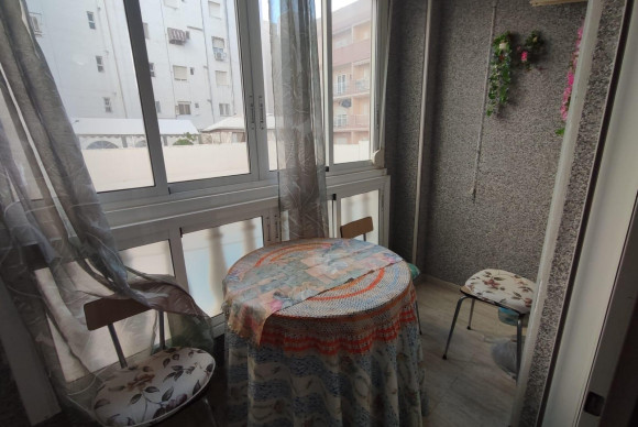 Resale - Apartment  - Torrevieja - Playa de los Locos