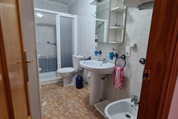 Resale - Apartment  - Torrevieja - Estacion de autobuses