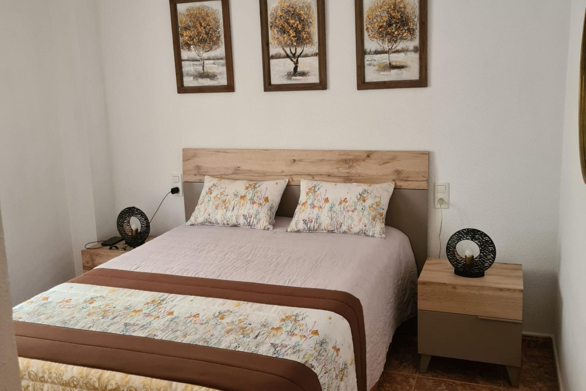 Resale - Apartment  - Torrevieja - Estacion de autobuses