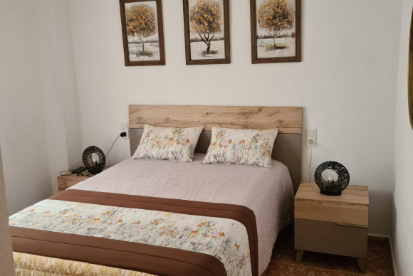 Resale - Apartment  - Torrevieja - Estacion de autobuses