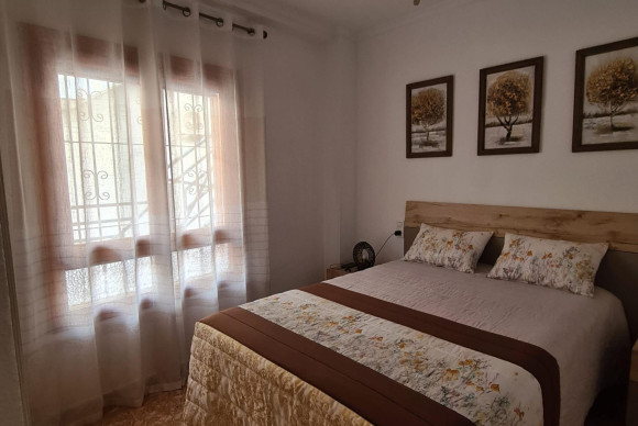 Resale - Apartment  - Torrevieja - Estacion de autobuses