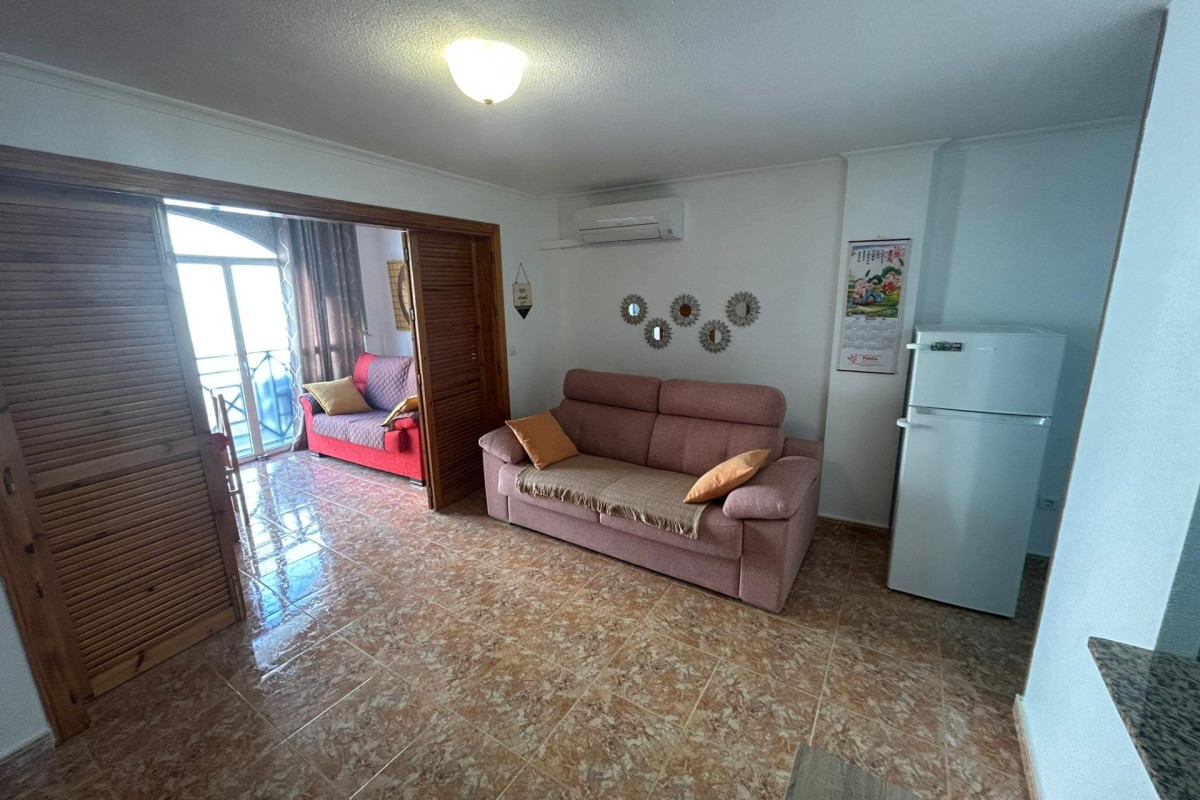 Resale - Apartment  - Torrevieja - Estacion de autobuses