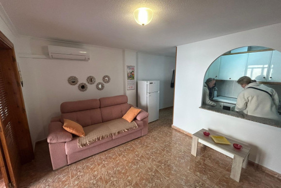 Resale - Apartment  - Torrevieja - Estacion de autobuses