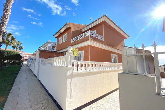 Herverkoop - Half Vrijstaande Woning - Ciudad Quesada - Doña Pepa