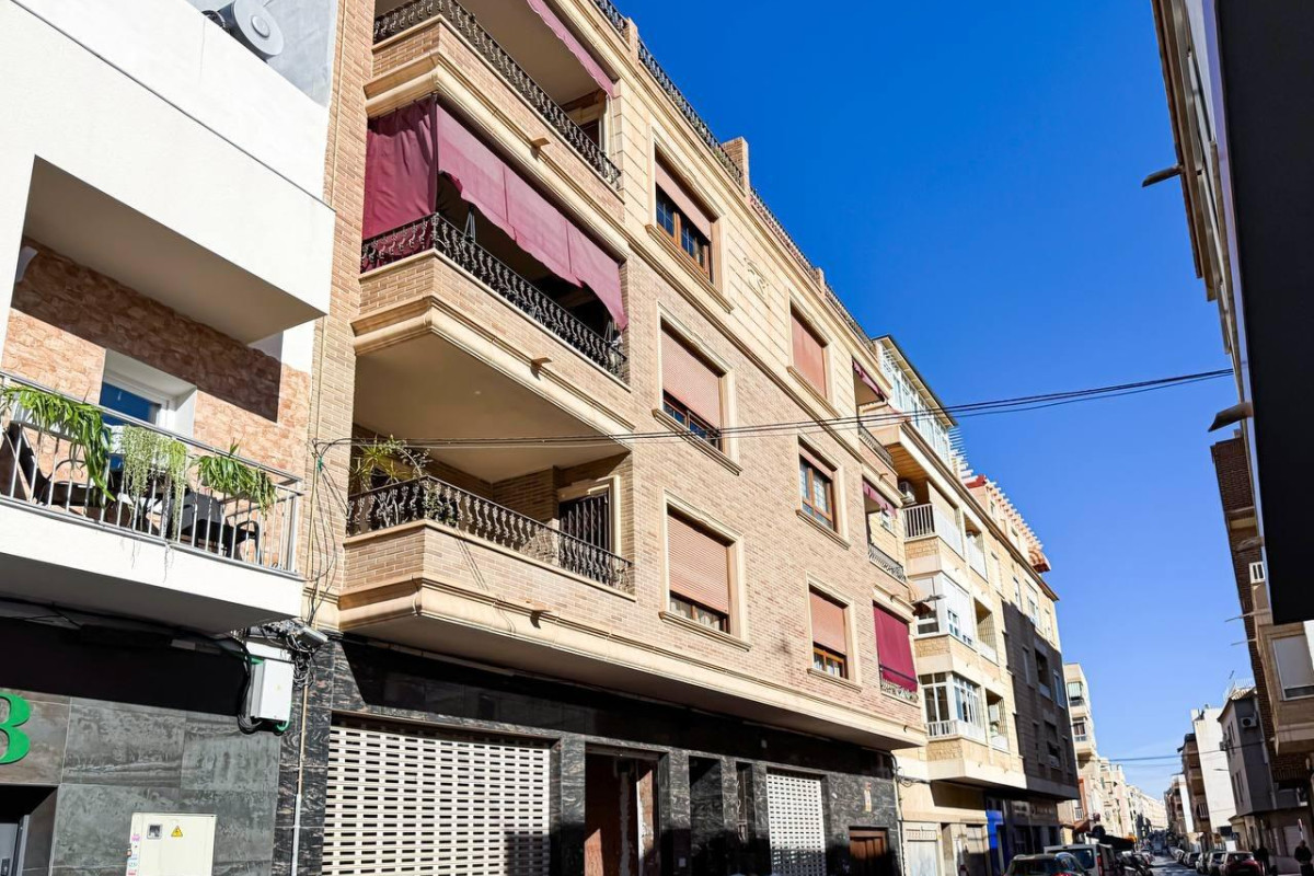 Herverkoop - Hotel - Torrevieja - Centro