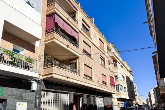 Herverkoop - Hotel - Torrevieja - Centro