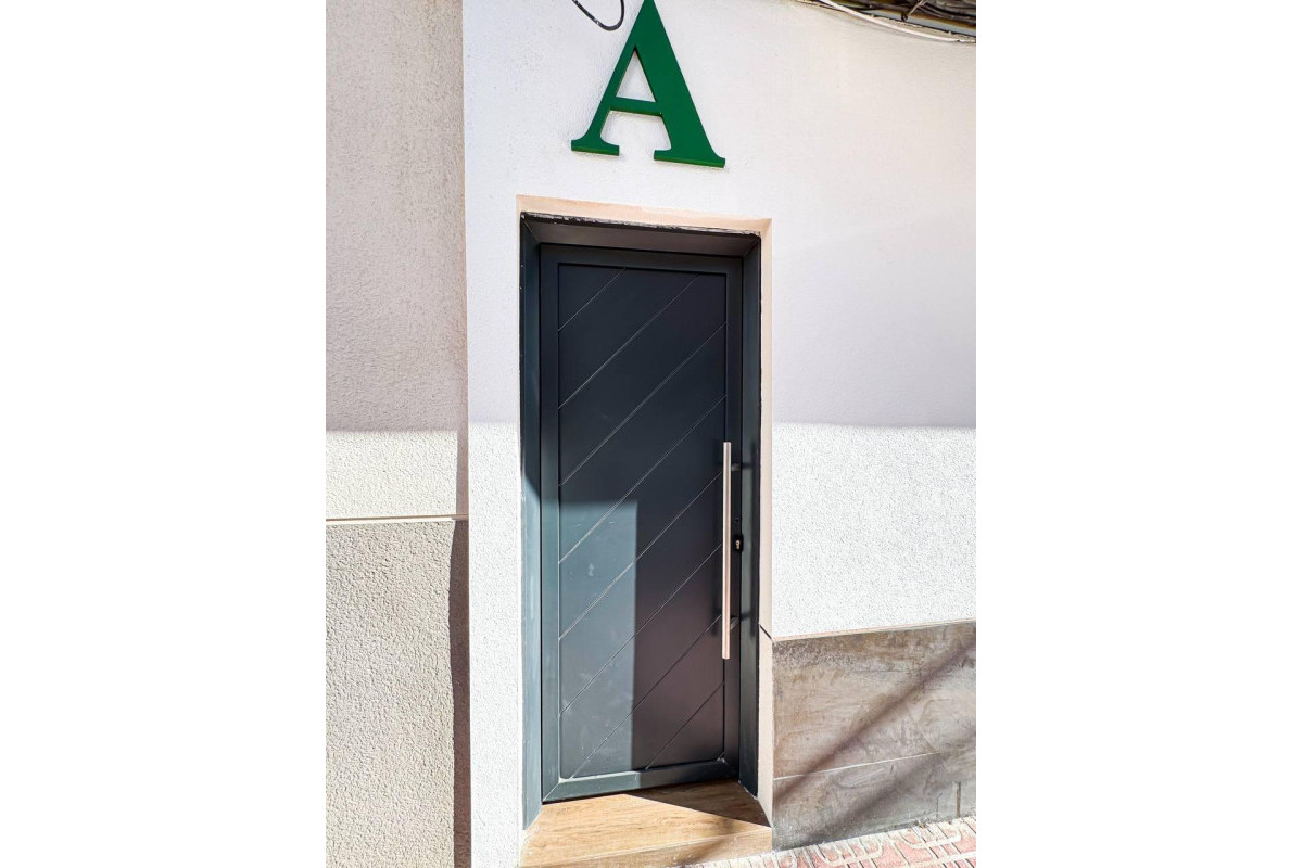 Herverkoop - Hotel - Torrevieja - Centro