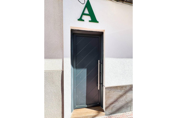 Herverkoop - Hotel - Torrevieja - Centro