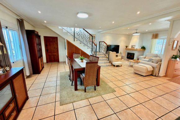 Revente - Villa - Hondón de las Nieves