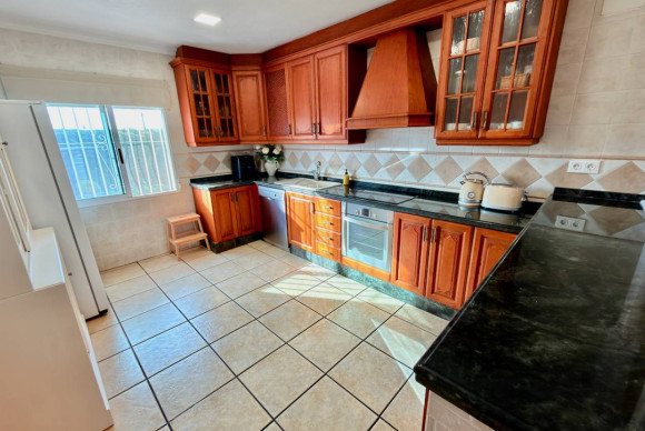 Revente - Villa - Hondón de las Nieves