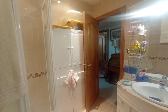 Herverkoop - Apartment / flat - Benidorm - Levante