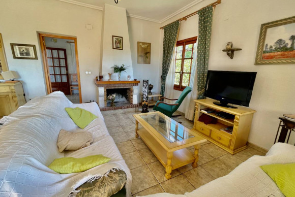 Herverkoop - Landelijke Woning-Finca - Daya Nueva