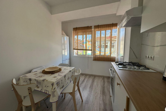 Resale - Apartment  - Alicante - Pau I