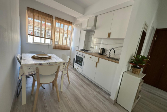 Resale - Apartment  - Alicante - Pau I