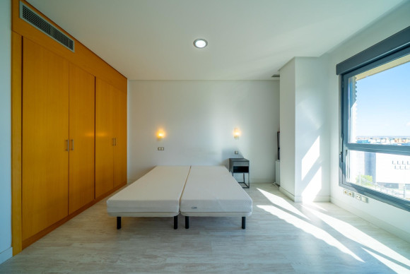 Resale - Apartment  - Madrid - Virgen del Cortijo - Manoteras