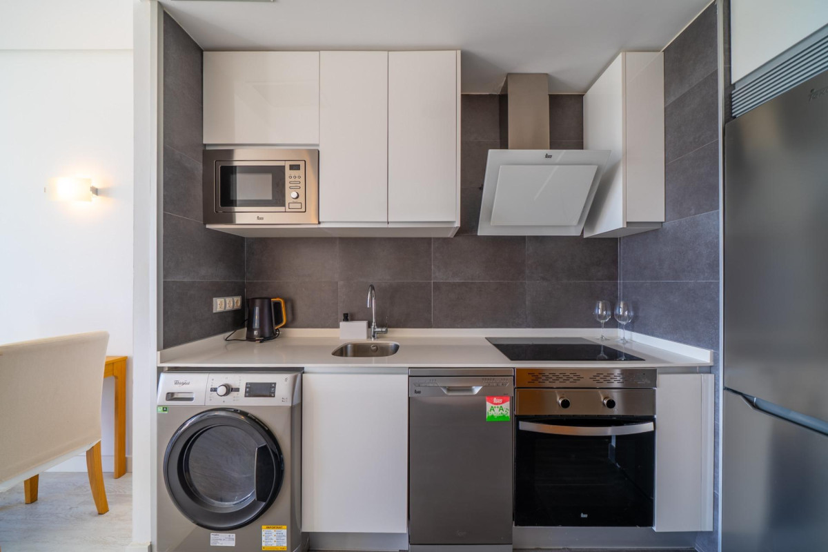 Resale - Apartment  - Madrid - Virgen del Cortijo - Manoteras