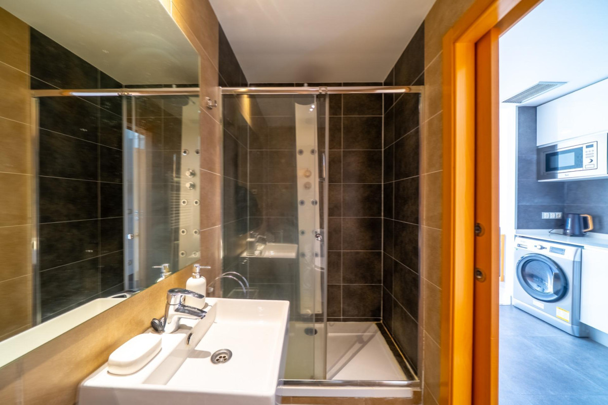 Resale - Apartment  - Madrid - Virgen del Cortijo - Manoteras