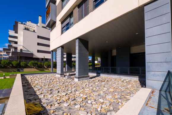 Resale - Apartment  - Madrid - Virgen del Cortijo - Manoteras