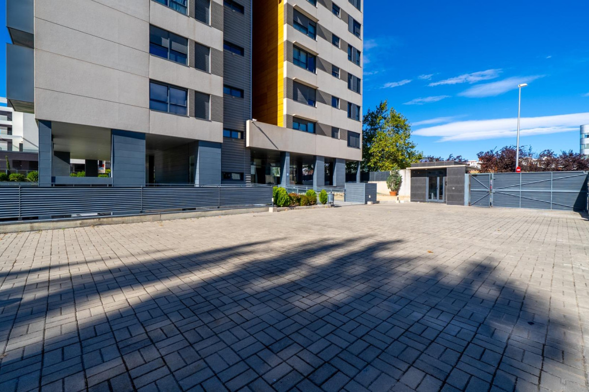 Resale - Apartment  - Madrid - Virgen del Cortijo - Manoteras