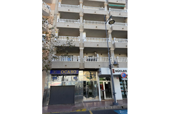 Herverkoop - Parking - Torrevieja - Estacion de autobuses