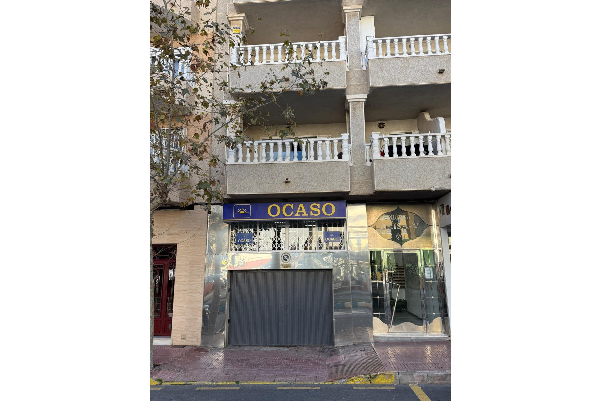 Herverkoop - Parking - Torrevieja - Estacion de autobuses