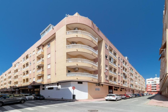 Resale - Apartment  - Torrevieja - Centro