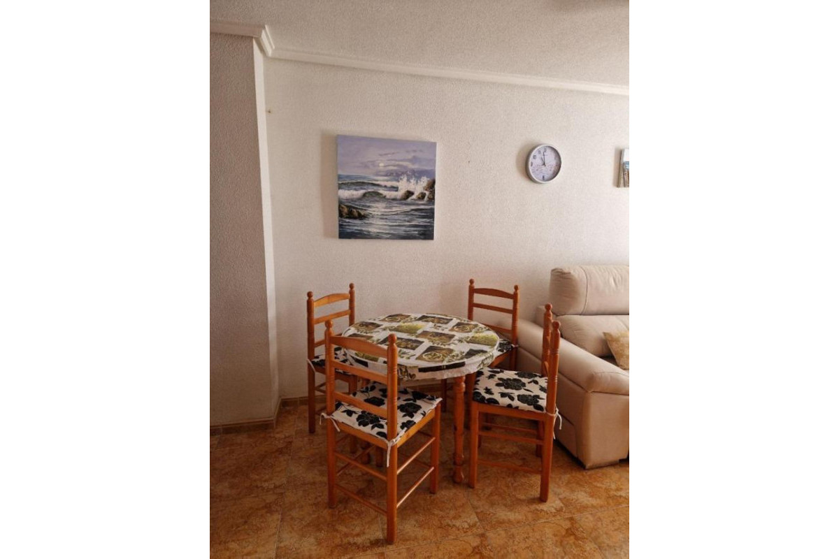 Resale - Apartment  - Torrevieja - Centro