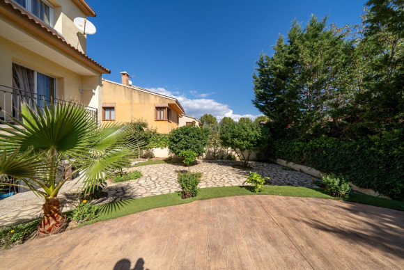 Resale - House - San Martin de Valdeiglesias - Garnacho