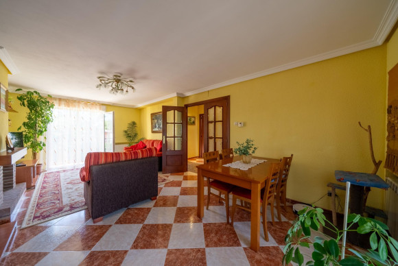 Resale - House - San Martin de Valdeiglesias - Garnacho