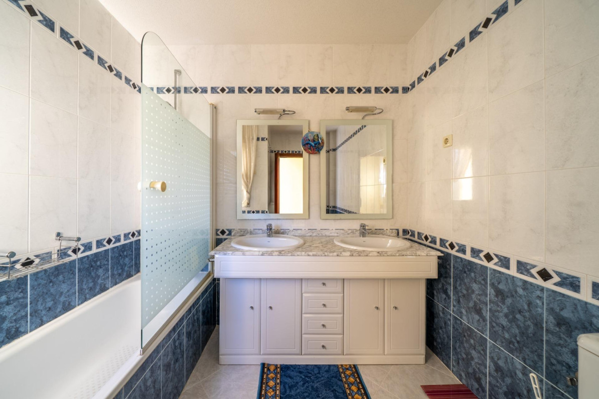 Resale - House - San Martin de Valdeiglesias - Garnacho