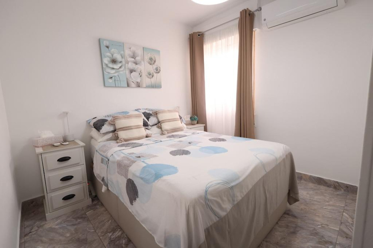 Resale - Apartment  - Torrevieja - Torretas