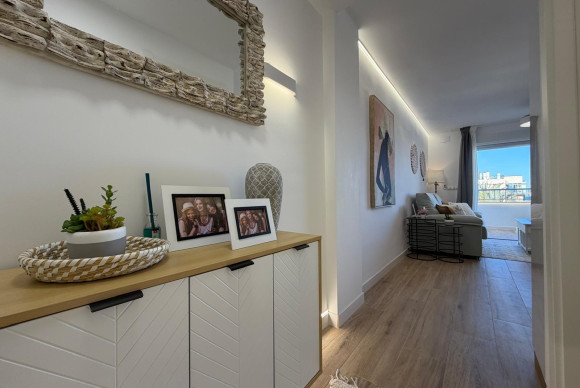 Resale - Apartment  - Torrevieja - Punta prima