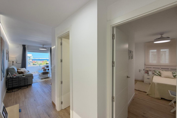 Resale - Apartment  - Torrevieja - Punta prima