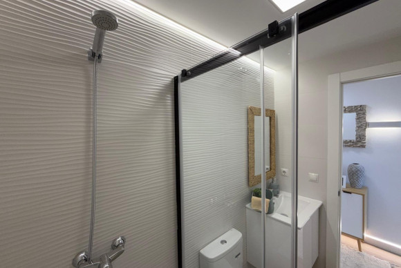 Resale - Apartment  - Torrevieja - Punta prima