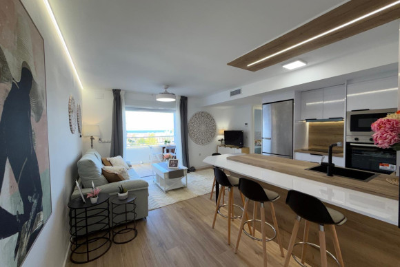 Resale - Apartment  - Torrevieja - Punta prima