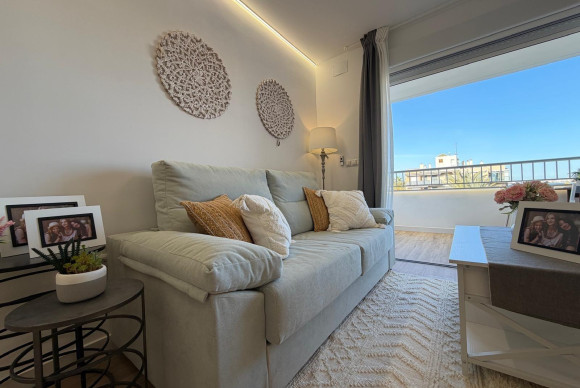 Resale - Apartment  - Torrevieja - Punta prima