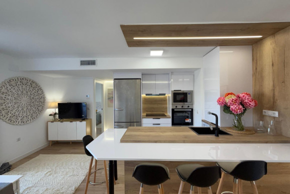 Resale - Apartment  - Torrevieja - Punta prima