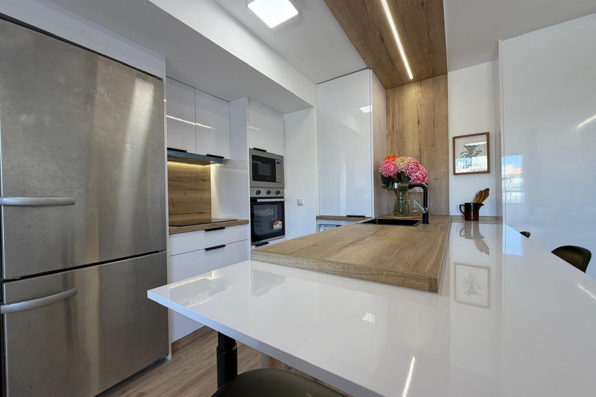 Resale - Apartment  - Torrevieja - Punta prima