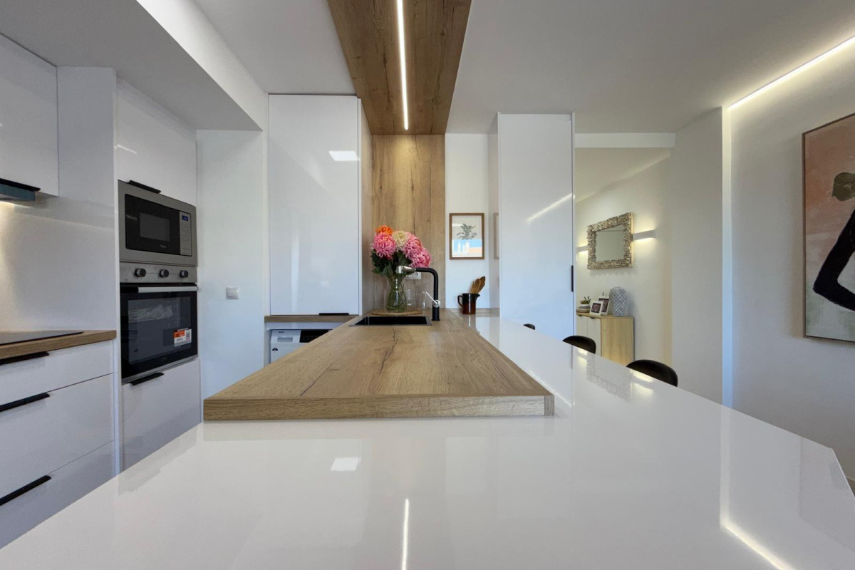 Resale - Apartment  - Torrevieja - Punta prima