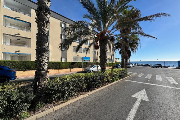 Resale - Apartment  - Torrevieja - Punta prima