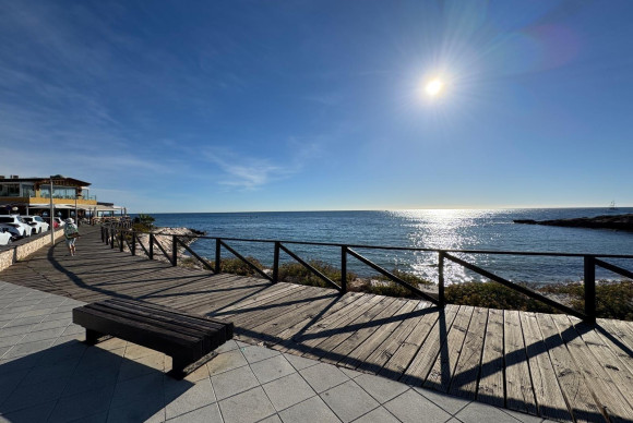 Resale - Apartment  - Torrevieja - Punta prima
