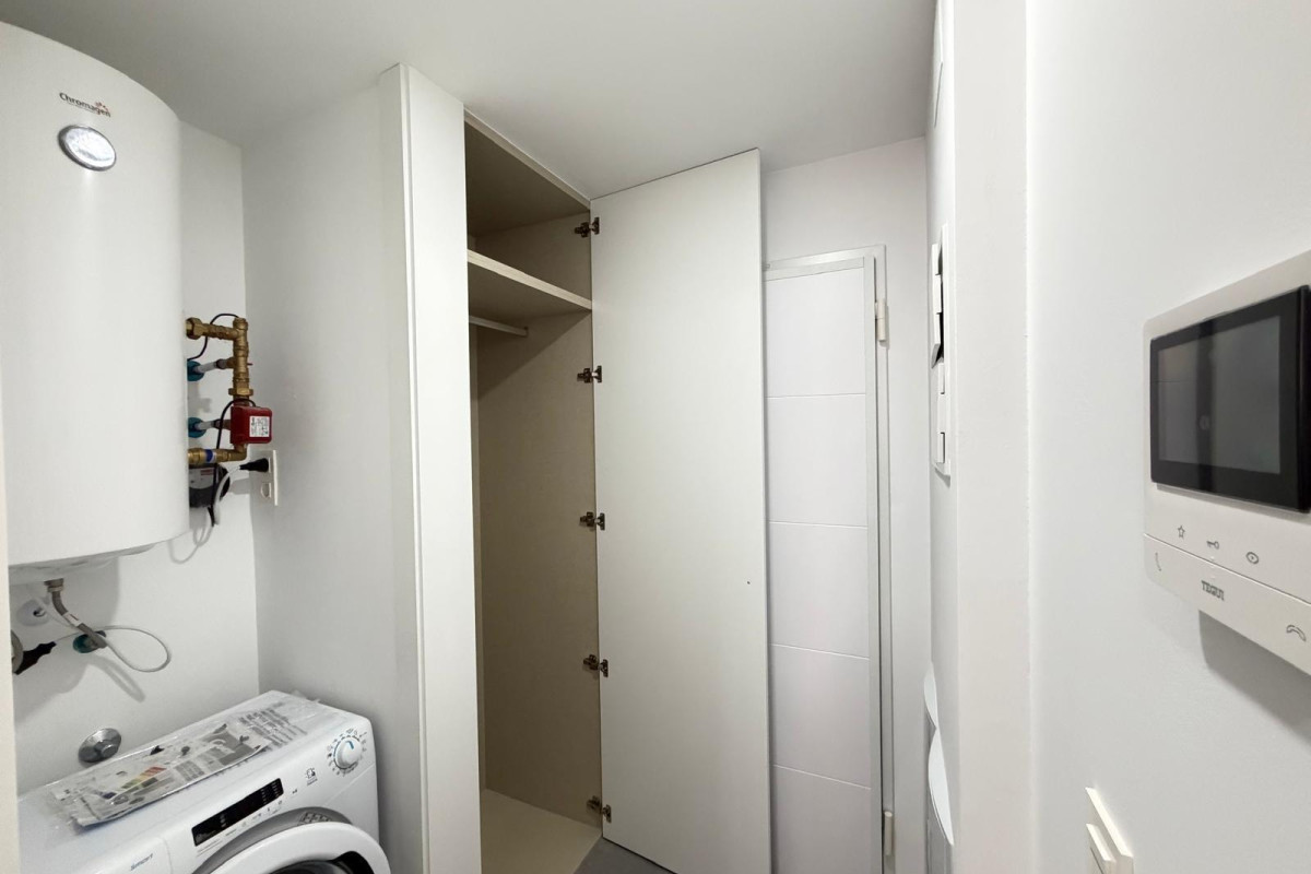 Resale - Apartment  - Torrevieja - Estacion de autobuses