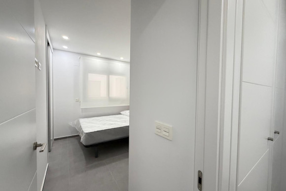 Resale - Apartment  - Torrevieja - Estacion de autobuses