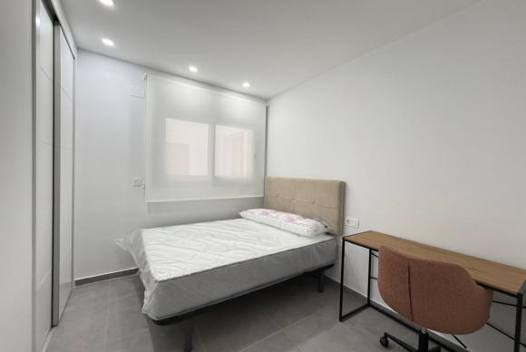 Resale - Apartment  - Torrevieja - Estacion de autobuses