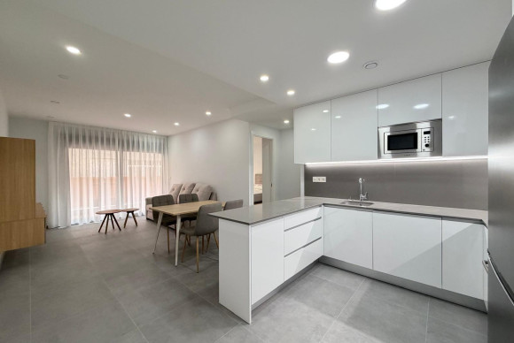 Resale - Apartment  - Torrevieja - Estacion de autobuses