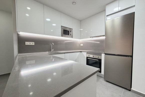 Resale - Apartment  - Torrevieja - Estacion de autobuses